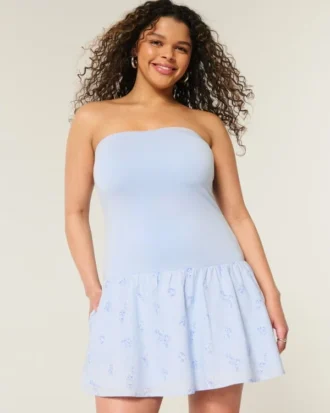 Trägerloses Minikleid aus Strickgewebe mit tiefem Taillenbund