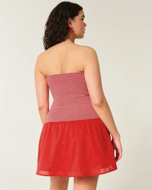 Trägerloses Minikleid aus Strickgewebe mit tiefem Taillenbund Trägerloses Minikleid aus Strickgewebe mit tiefem Taillenbund