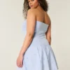 Trägerloses Minikleid aus Strickgewebe mit tiefem Taillenbund Trägerloses Minikleid aus Strickgewebe mit tiefem Taillenbund