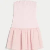 Trägerloses Minikleid aus Strickgewebe mit tiefem Taillenbund Trägerloses Minikleid aus Strickgewebe mit tiefem Taillenbund