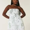 Trägerloses Minikleid mit gesmoktem Oberteil Trägerloses Minikleid mit gesmoktem Oberteil