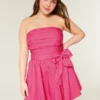 Trägerloses Minikleid mit Schleife Trägerloses Minikleid mit Schleife