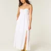 Trägerloses Twist-Maxikleid