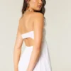 Trägerloses Twist-Maxikleid