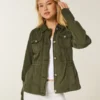 Twill-Jacke im Y2K-Military-Stil