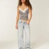Ultra-Low-Rise-Baggy-Jeans in heller Waschung Ultra-Low-Rise-Baggy-Jeans in heller Waschung