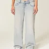 Ultra-Low-Rise-Baggy-Jeans in heller Waschung Ultra-Low-Rise-Baggy-Jeans in heller Waschung