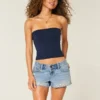 Ultra-niedrige Mini-Shorts aus besticktem Denim Ultra-niedrige Mini-Shorts aus besticktem Denim