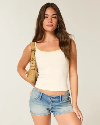 Ultra-niedrige Shorties aus mittelblauem Denim