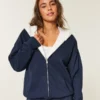 Wendbarer Hoodie mit Kunstfellfutter und Reißverschluss Wendbarer Hoodie mit Kunstfellfutter und Reißverschluss