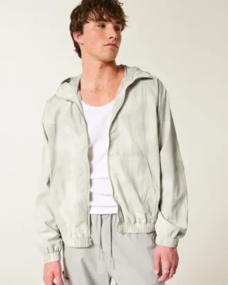 Windjacke mit Reißverschluss und Camouflage-Muster
