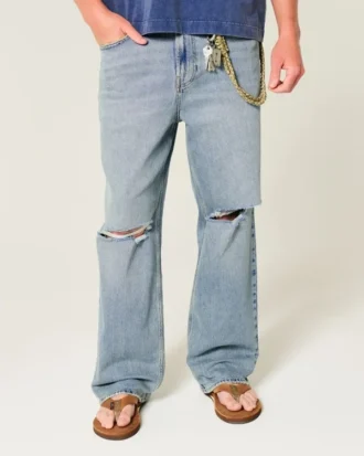 Zerrissene Baggy-Jeans in mittlerer Waschung