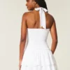 Zweistufiges Smock-Halterkleid mit Rock Zweistufiges Smock-Halterkleid mit Rock